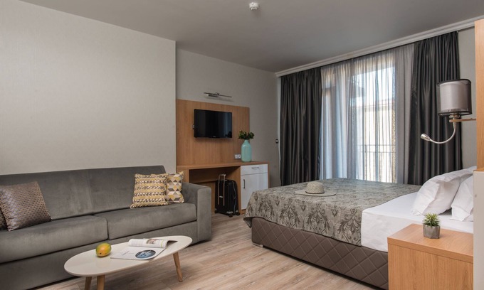 Sunny Beach Bed & Breakfast | Tia Maria is situated in the southern part of the Sunny Beach Resort