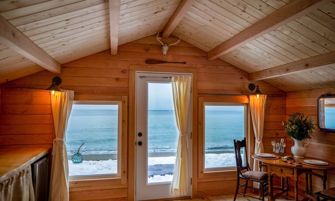 Homer Cabin | Tidepool Cabin, Beach Front Wilderness, Glacier, Bear Viewing, Kayaking, fishing