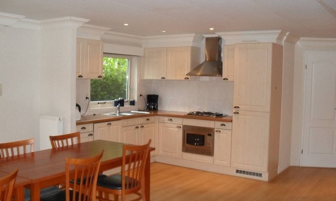 Lochem House | Tidy holiday home with dishwasher