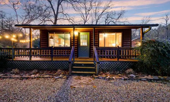 Broken Bow Cabin | Tiger Jack, the Dreamy Couple's Cabin.