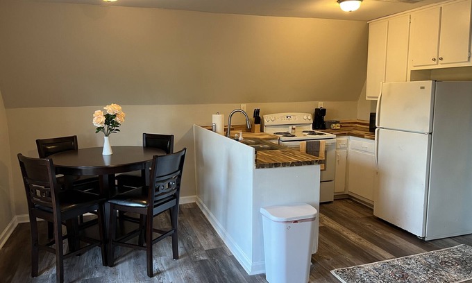 Pendleton Apartment | Tiger's Refuge:Apt A 1br,1ba 10 mins from Clemson University