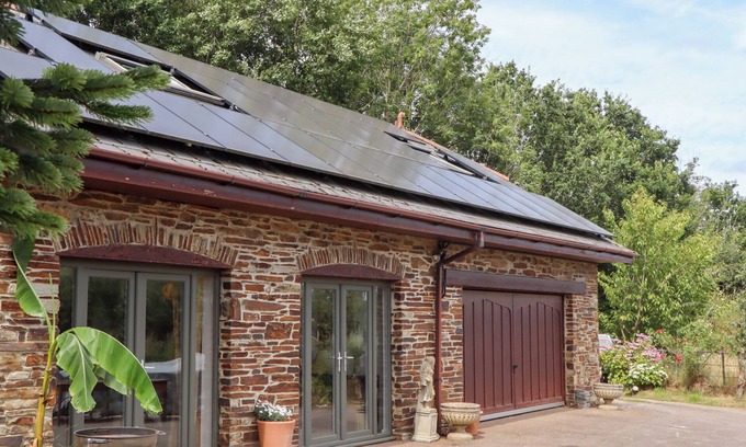 Totnes Cottage | TIGLEY MEADOW COACH HOUSE, family friendly in Dartington