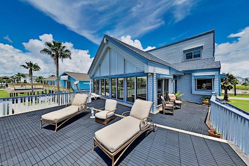 Galveston House | Tiki Hideaway