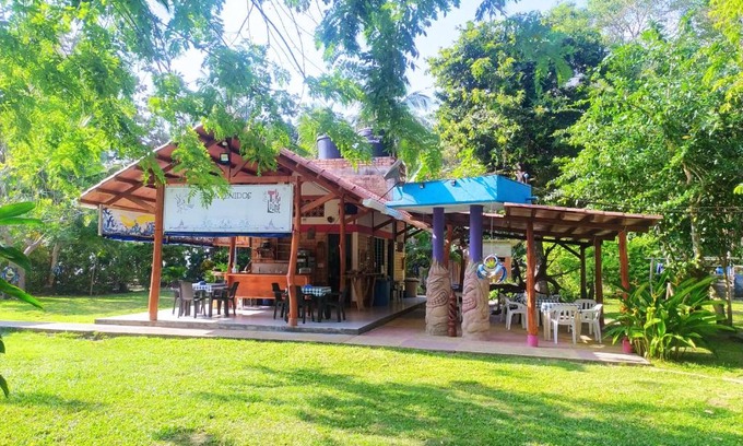 Necocli Hotel | Tiki Lounge Necoclí