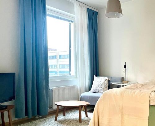 Vantaa City Centre Apartment | Tikkurila Center, lovely 1br, near Airport, parking
