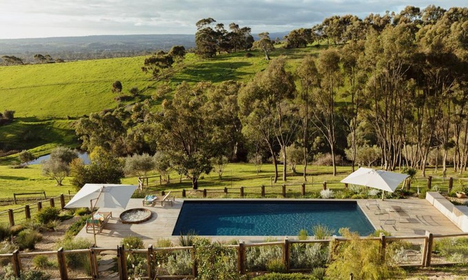 The Range Villa | TIMBA - Luxury bush retreat with pool, spa & gym