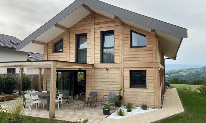 Villaz House | Timber-frame house between Lake Annecy and the Aravis mountains