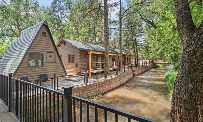 Colorado Springs Cabin | Timber Lodge Cabin 4