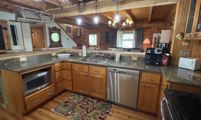 Scottsboro Cabin | Timber Lodge Retreat at Guntersville Lake