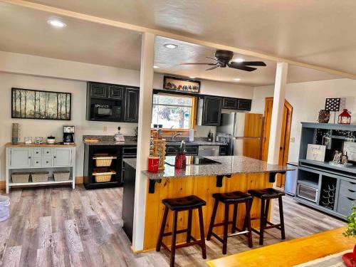Prescott House | Timber Terrace .9 mi Downtown pet friendly