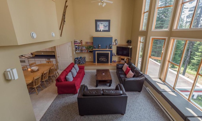 Silver Star Mountain House | Timberwolf Chalet
