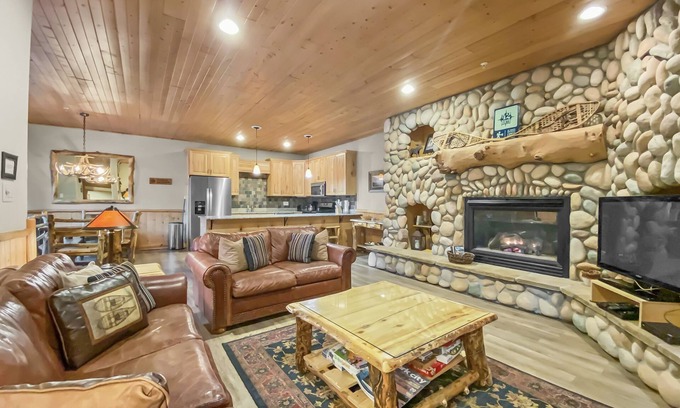 Park City Condo | Timberwolf Retreat Park City Getaway-Community Hot Tub! Near the Canyons Resort!