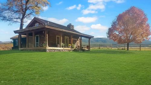 Mesa House | Timeless Mesa Hideaway cabin