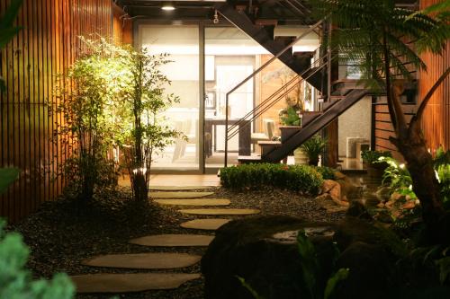 Yuchi Bed & Breakfast | Timing House
