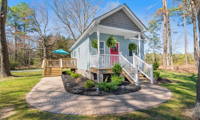 Deltaville House | Tiny 2 Bedroom House in Deltaville