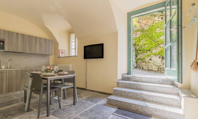 Varenna Apartment | Tiny Duke Apartment