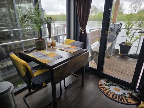 Municipality of Hattem Boat Rental | Tiny Hanzeboat