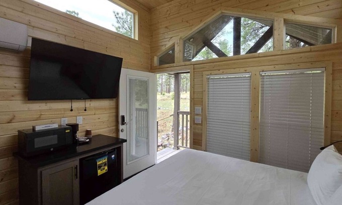 Page Cabin | Tiny Home King Room #9A
