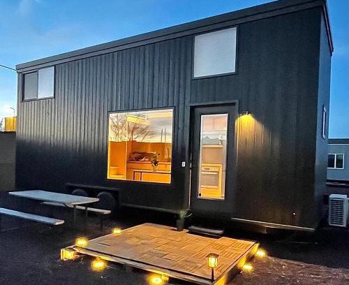 Flagstaff House | Tiny home near Grand Canyon sleeps 5, epic views!
