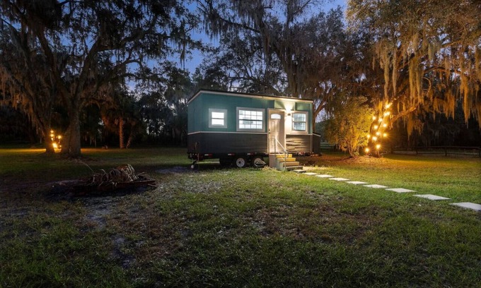 Kissimmee House | Tiny Home on Wheels! Firepit + Close to Disney!