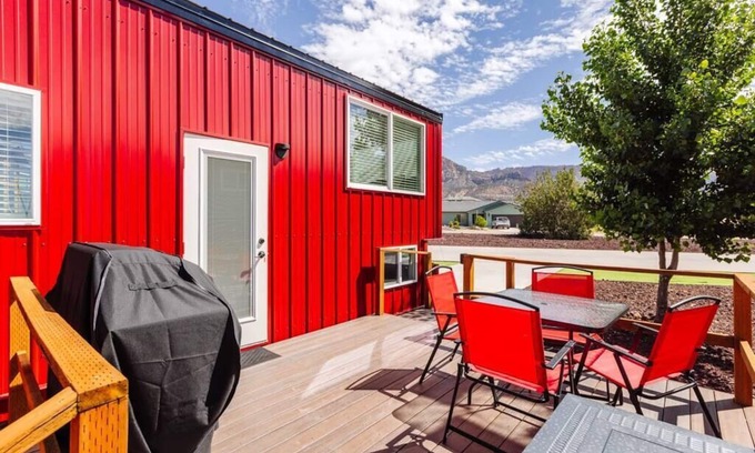 Apple Valley Apartment | Tiny Home Paradise with Hot Tub