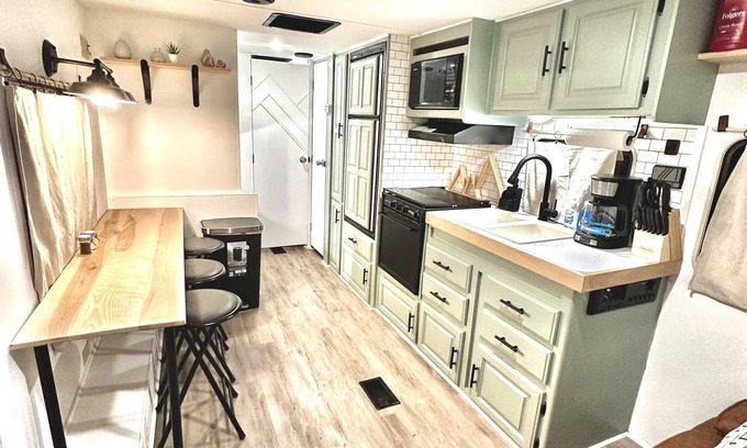 Leeds House | Tiny Home RV near Zion National Park! #24C