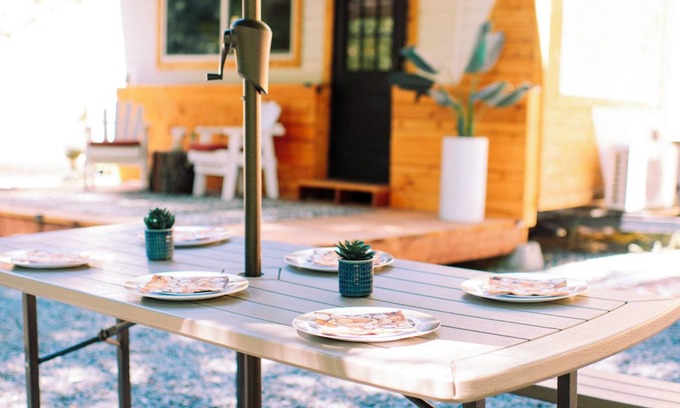 Phoenix Lake-Cedar Ridge House | Tiny house Glamping in the mountains 🌻 Walk to private lake!
