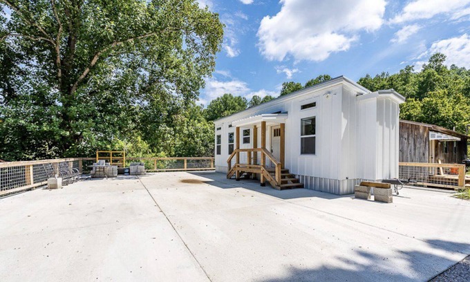 Baxter Cabin | Tiny House on Center Hill Lake
