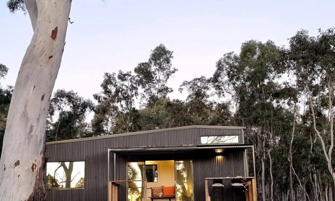Macclesfield House | Tiny House/Retreat in Adelaide Hills. Secluded, peaceful, country views.