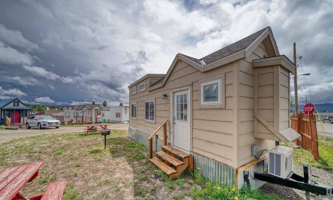 Leadville House | Tiny House Tabor - downtown & Pet Friendly