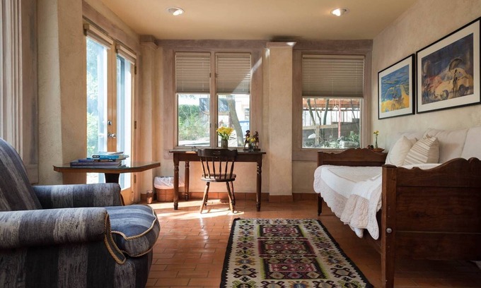 Clarksville Apartment | Tiny Tasteful 1