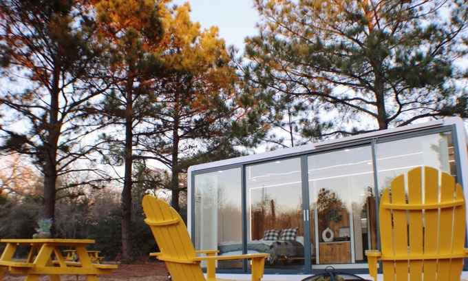 Athens Cabin | Tiny White Box on Off-grid Land. Queen size bed