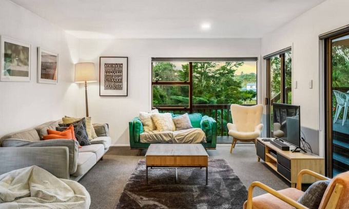 Titirangi House | Titirangi Artistic Haven | Wifi & Native Trees