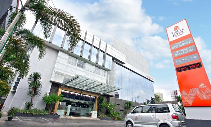 Pekanbaru Hotel | Tjokro Hotel Pekanbaru