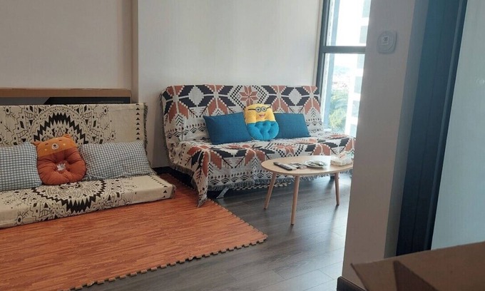 Tu Liem House | TK Resortstay - Vinhomes Smart City Provides Accommodation With an Outdoor Swimm