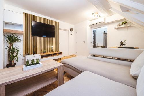 Donji Grad Apartment | Tkalcic's oasis 1 with free parking