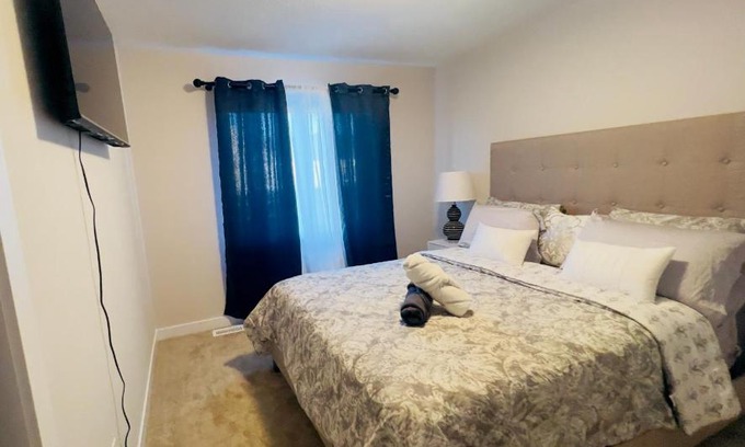 Ottawa Division House | TN Homes