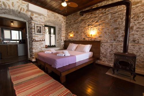 Agios Ioannis Apartment | To Petrino
