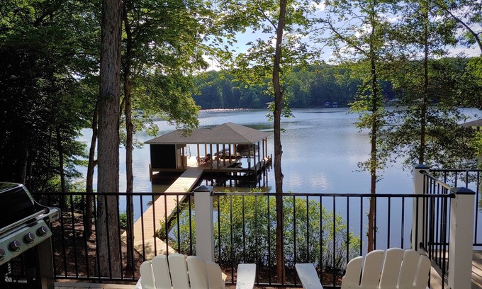Morristown House | Toes in the Water at Lake Gaston - Lake Front Custom Home on Large Cove