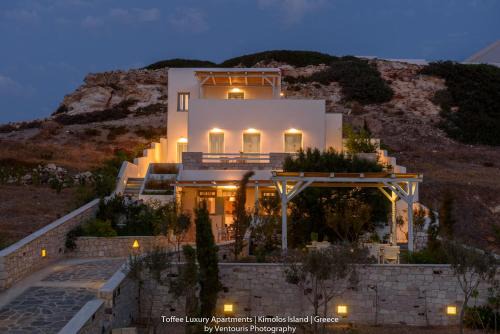 Psathi House | Toffee