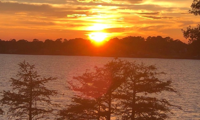 Negreet House | Toledo Bend! Great Fishing with Great Sunsets!