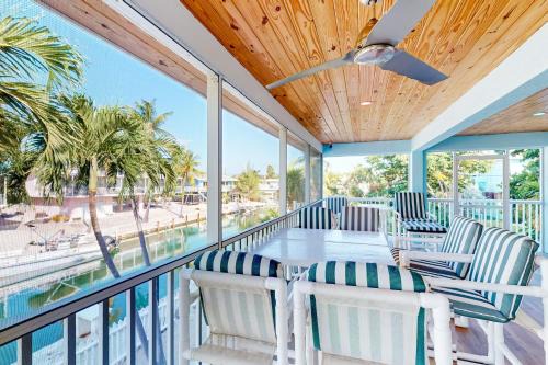 Toll Gate Shores House | Tollgate Tides