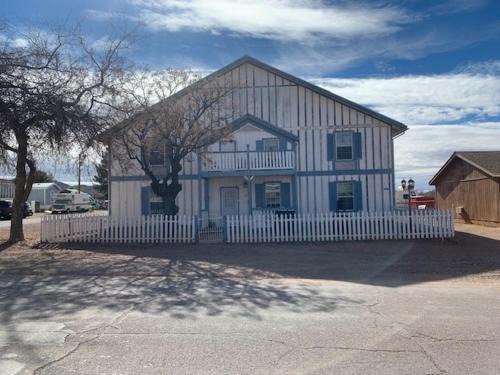 Tombstone Bed & Breakfast | Tombstone Bordello Bed & Breakfast