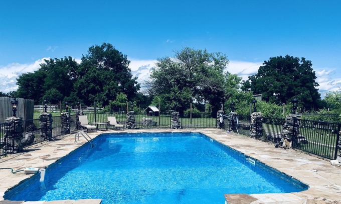 Huntsville House | Tombstone Ranch Pool Hot Tub Country Setting