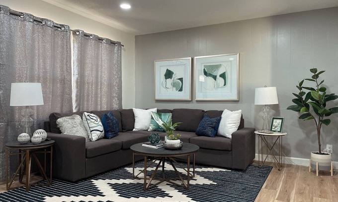 Amarillo House | ⭐️Tony’s Modern Hideaway 3BD/2BA⭐️ Near I-40