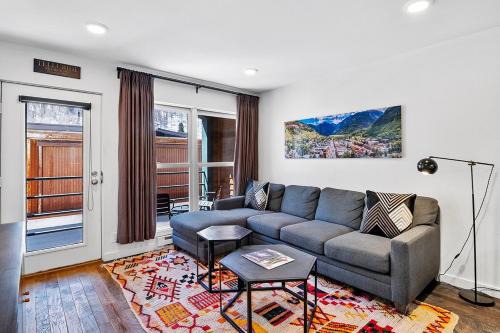 Telluride Apartment | Top Floor Condo with Balcony - Steps To Lifts & Main Street condo
