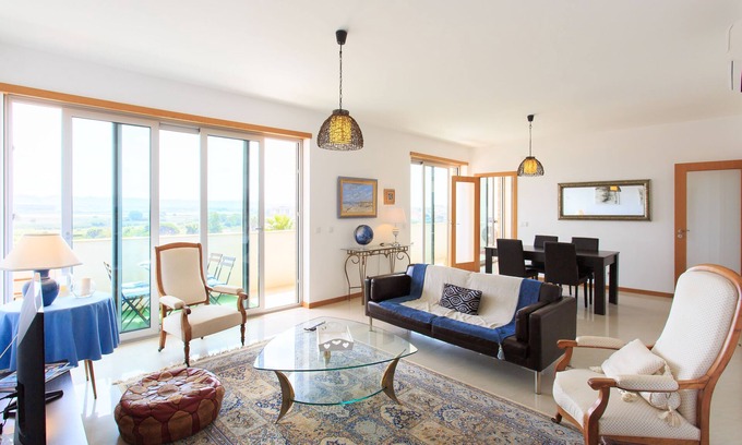 Sao Martinho do Porto Apartment | TOP-FLOOR 6-PERSON APARTMENT