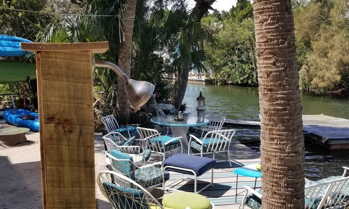 Driftwood Isles House | Top Floor Tropical Tree-house Waterfront Gulf & natural springs wildlife retreat