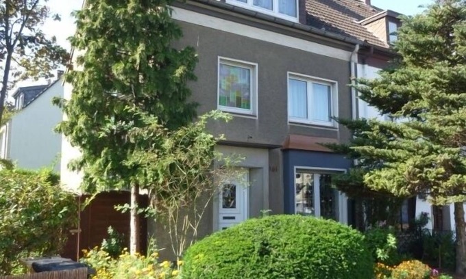 Stadtbezirk 3 Apartment | Top location, high quality, sunny maisonette. , Garden, free wifi