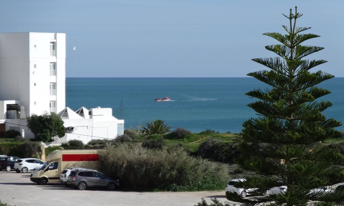 Armacao de Pera Apartment | Top maintained and well-equipped apartment located on a gorgeous beach